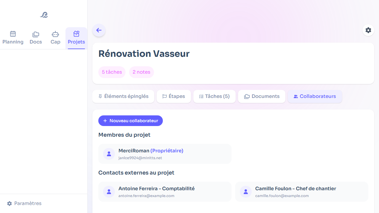 Onglet Collaborateurs d'un projet Flots, avec le propriétaire et les contacts externes ajoutés au projet