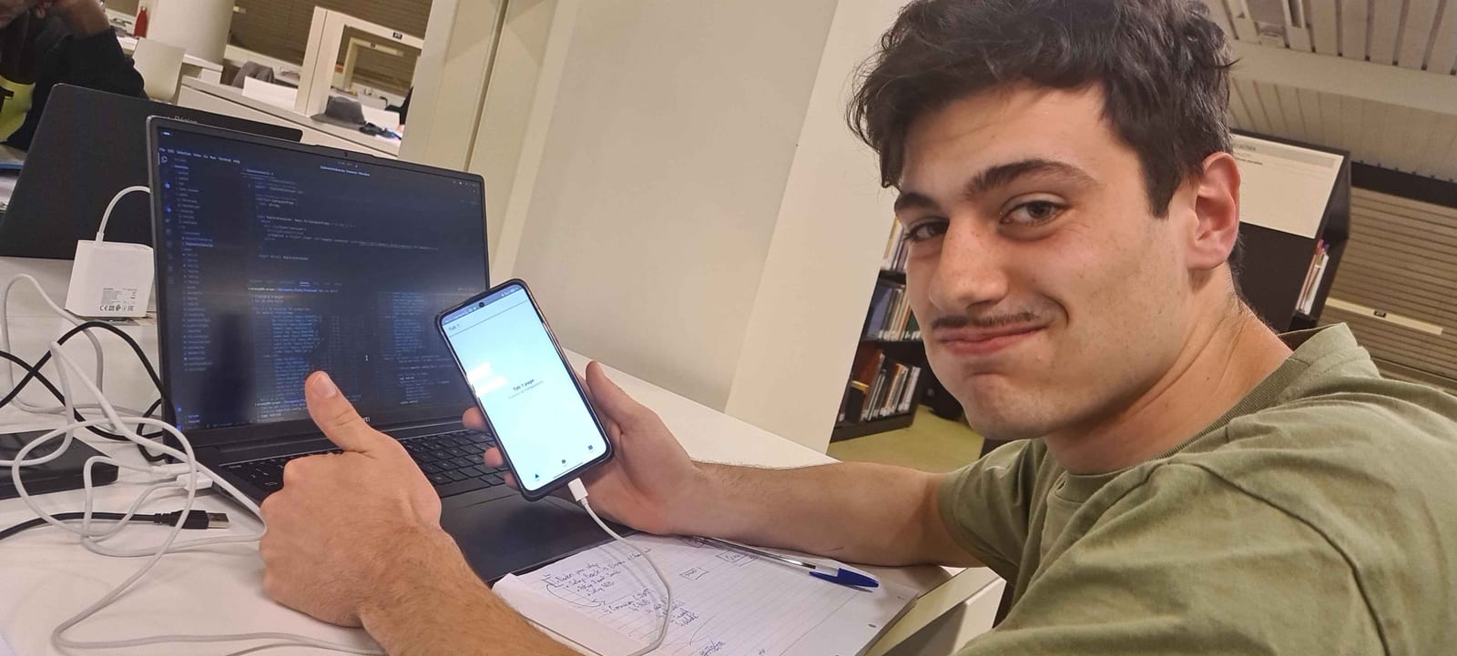 Premier lancement de l'application sur téléphone, en bibliothèque